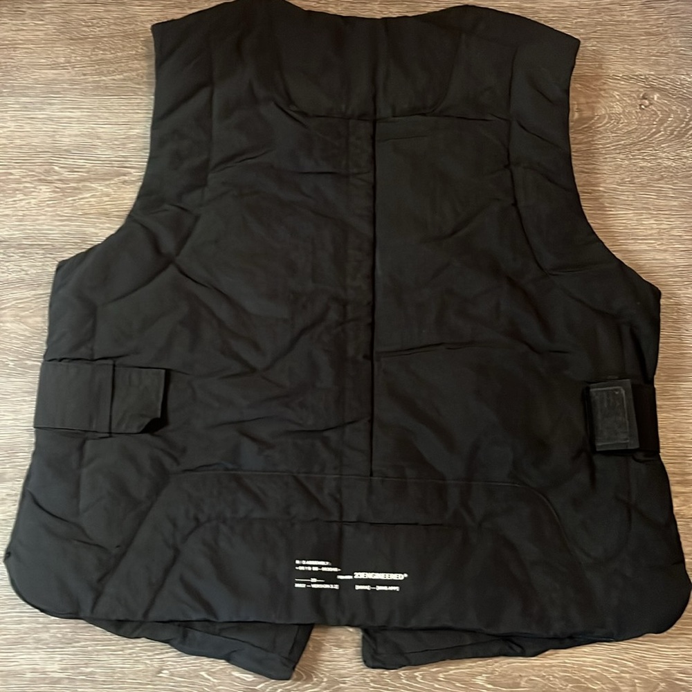 Essential Statement Jordon Vest. - image 4